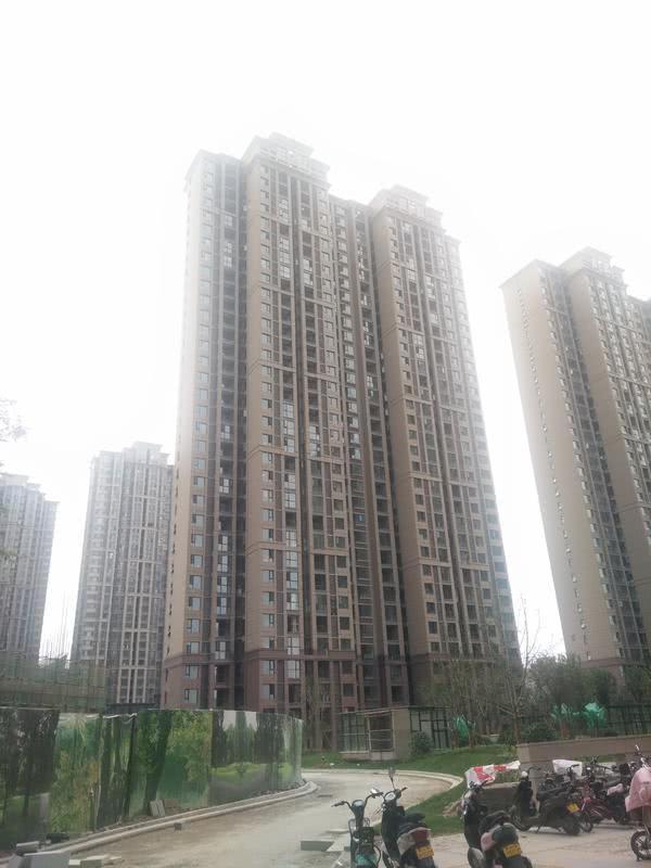 郑州一楼盘延期交房11个月,违约金没给完就不给了?开发商回应